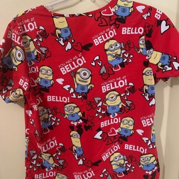 Red Despicable Me Medium Scrub Top with pockets - Picture 2 of 8